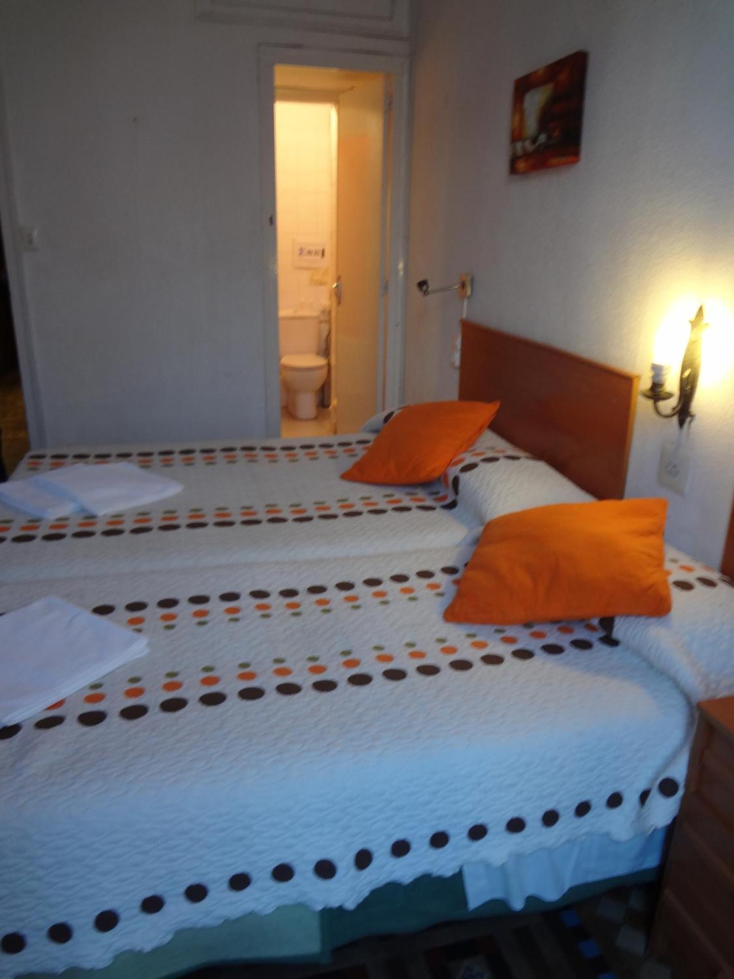 Hostal Lima Barcelona Luaran gambar